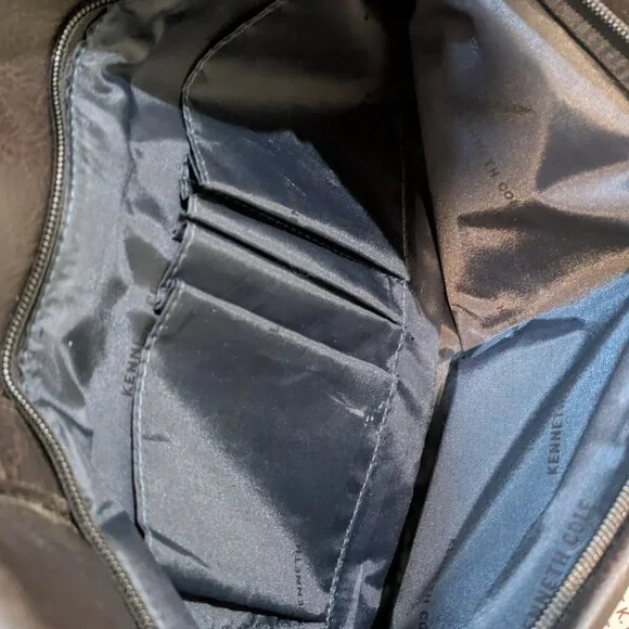 Kenneth Cole Reaction Bag - Picture 3 of 4